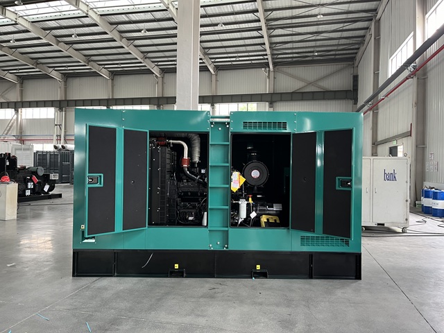 400KW康明斯靜音式柴油發電機組：高效靜音，穩定可靠的電力守護者